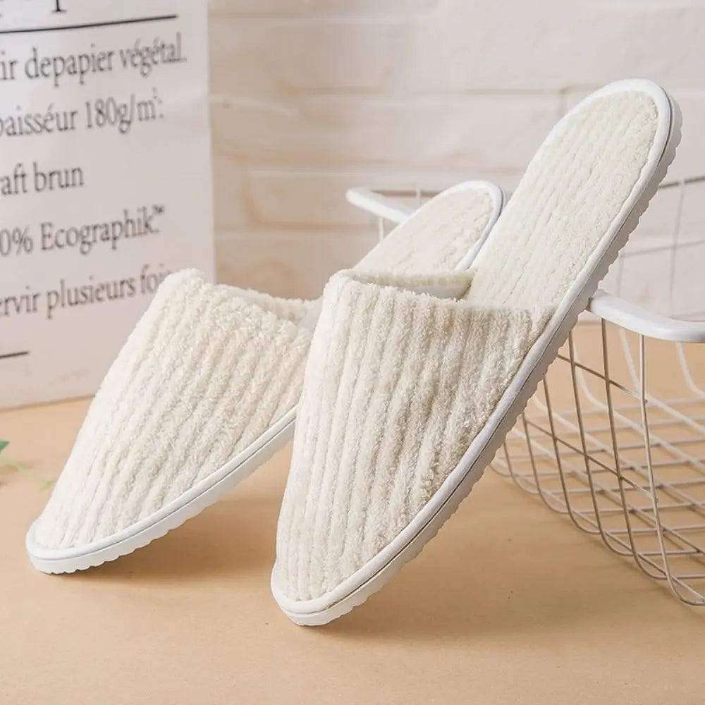 Cozy Close-Toed Bedroom Bathroom Slippers