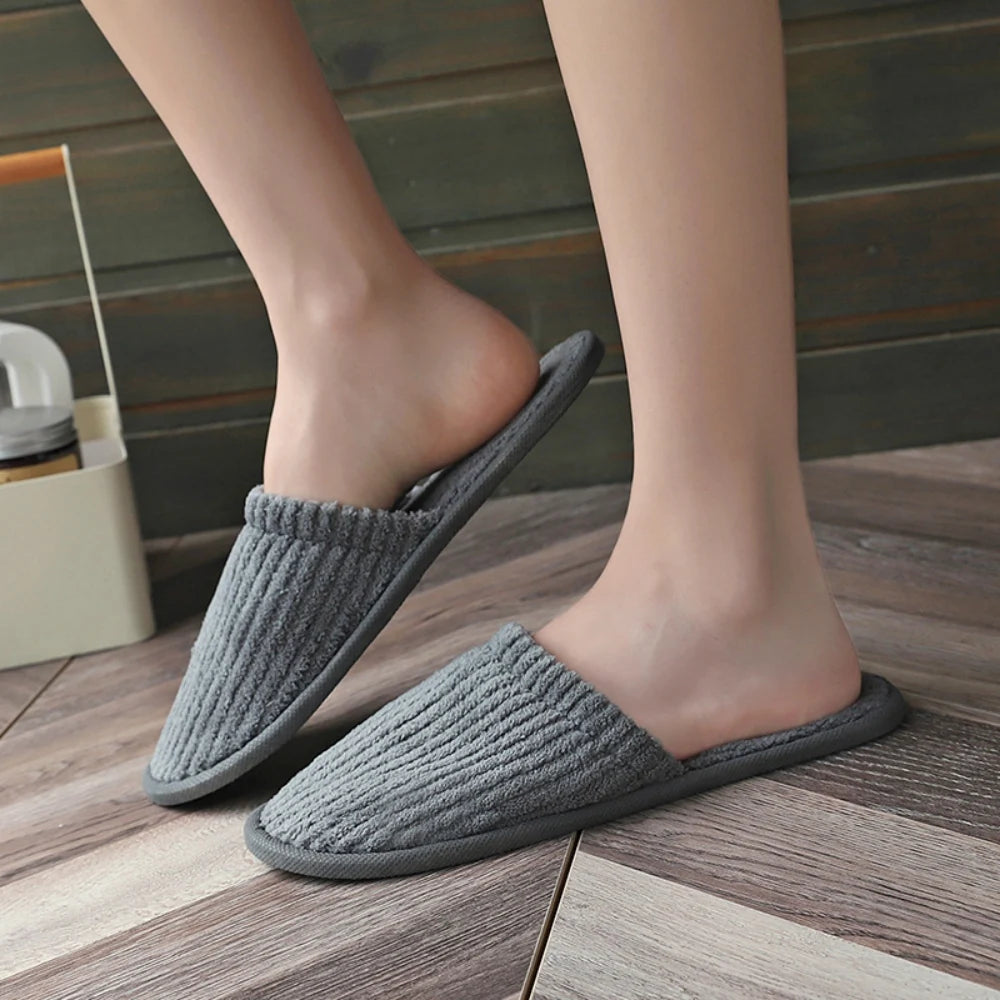 Cozy Close-Toed Bedroom Bathroom Slippers